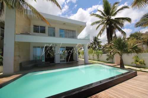 #18 Kite Beach House - Modern Beachfront Home