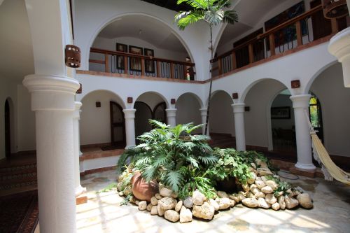 #12 Mansion with 6 Bedrooms and over 11000 sq ft living area Sosua