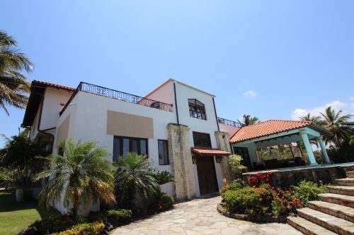 #2 Mansion with 6 Bedrooms and over 11000 sq ft living area Sosua