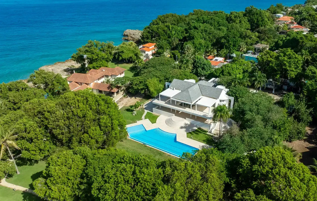 Oceanfront Villa for Sale in Sosua – Modern Elegance with Breathtaking Ocean Views — Sosua, Dominican Republic