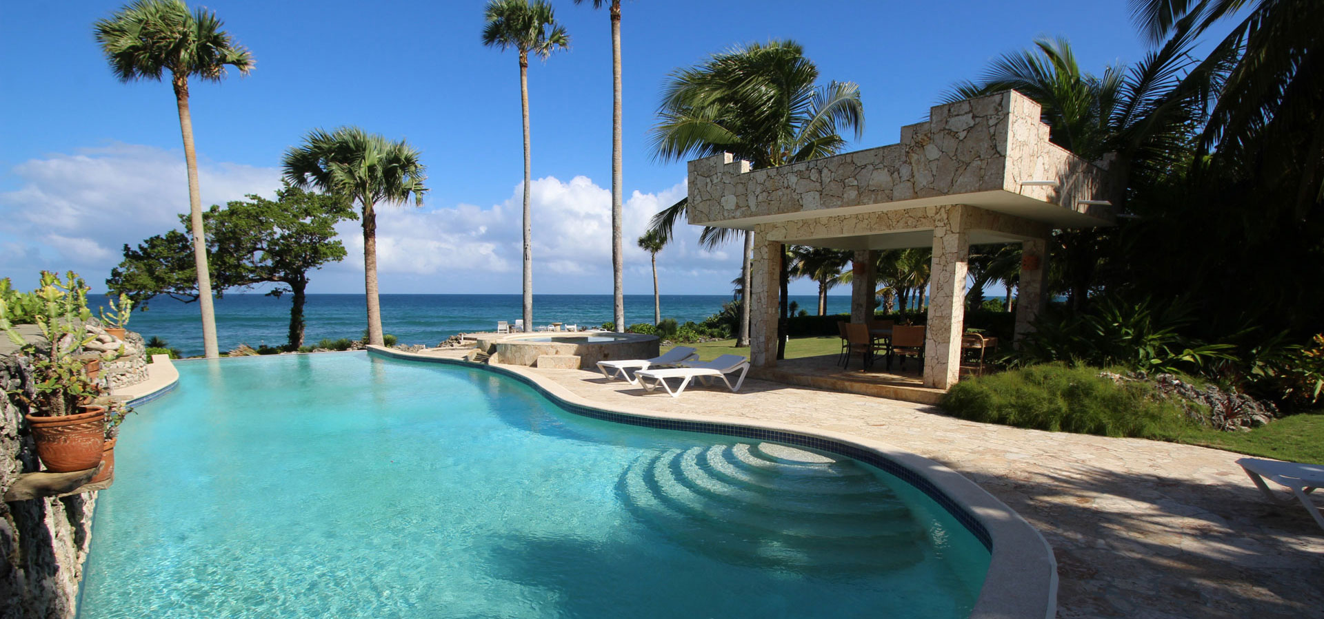 #0 Gorgeous oceanfront villa in exclusive gated community