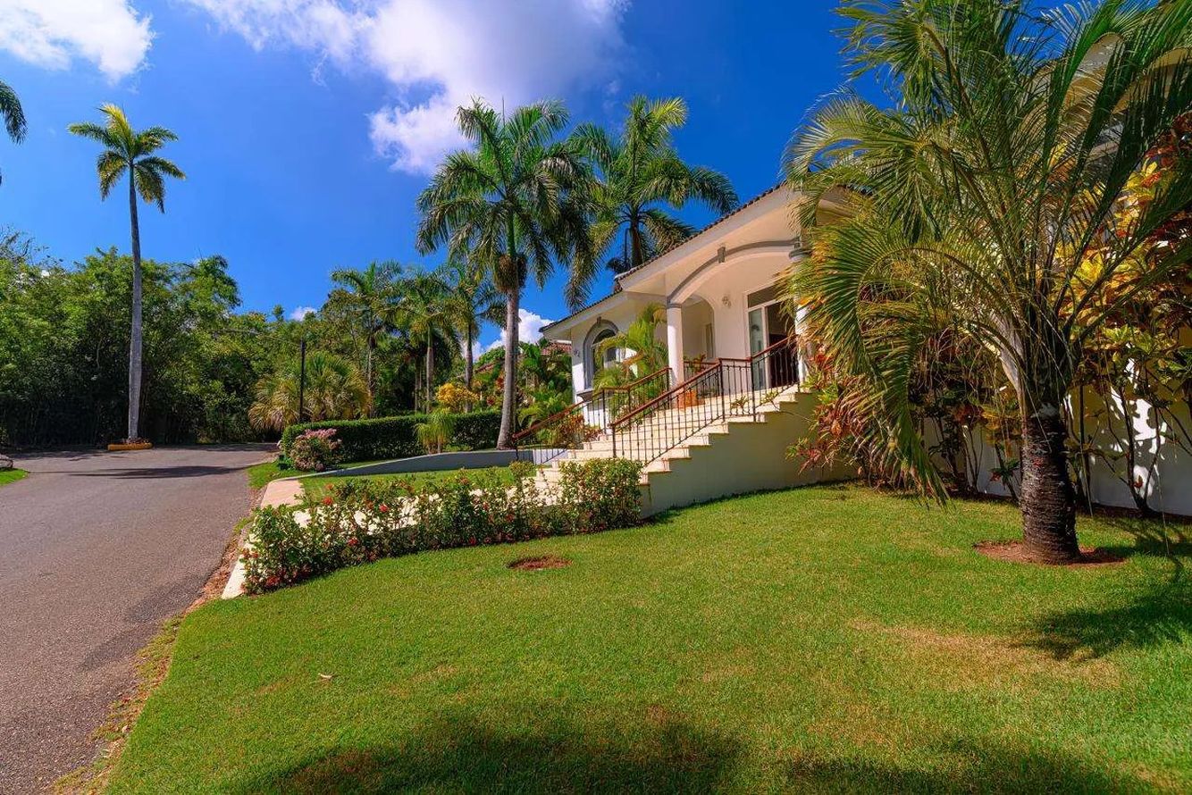 Villa for Sale in Sosúa | Gated Community | 4 Bed, 4.5 Bath, 965 m² Lot — Sosua, Dominican Republic
