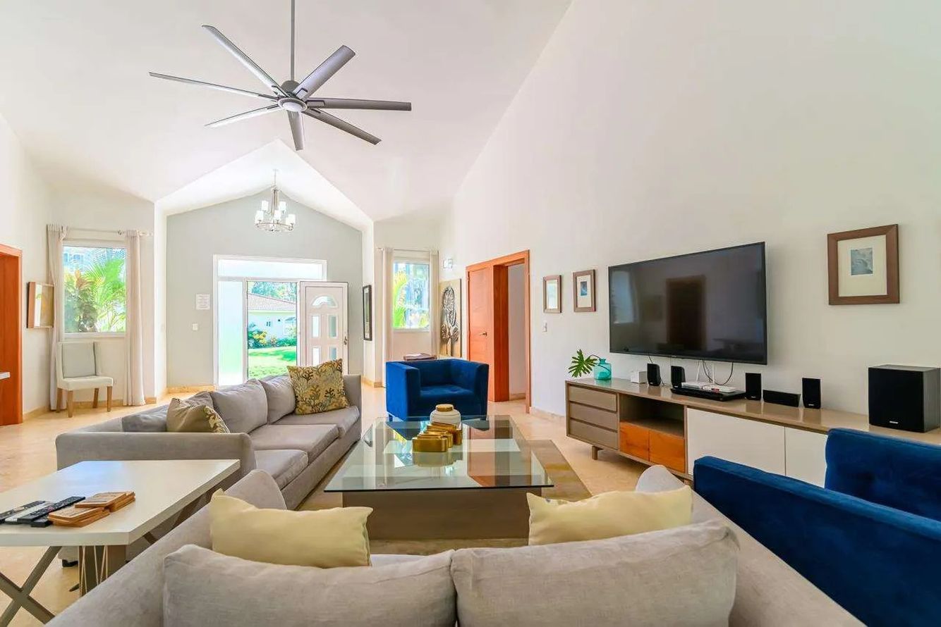 Villa for Sale in Sosúa | Gated Community | 4 Bed, 4.5 Bath, 965 m² Lot — Sosua, Dominican Republic