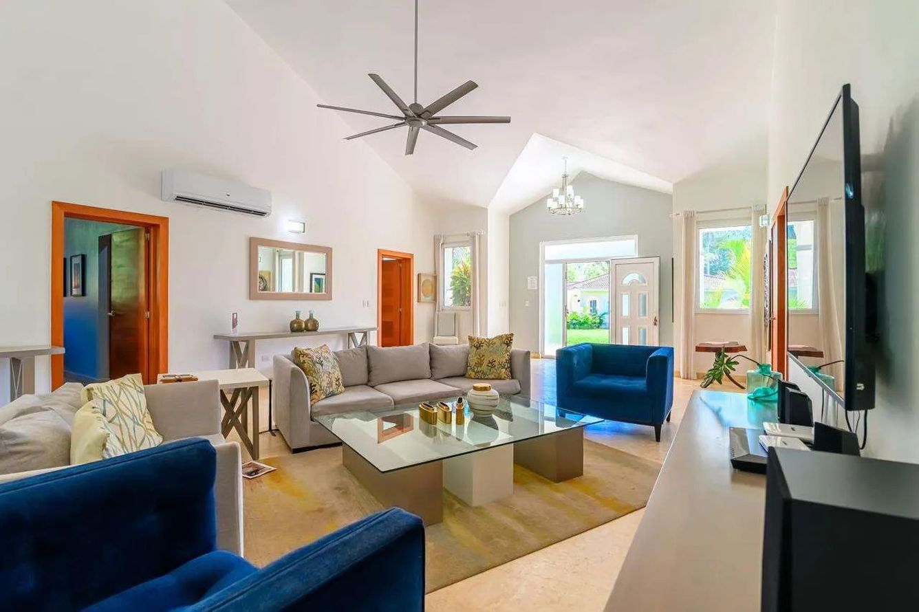 Villa for Sale in Sosúa | Gated Community | 4 Bed, 4.5 Bath, 965 m² Lot — Sosua, Dominican Republic