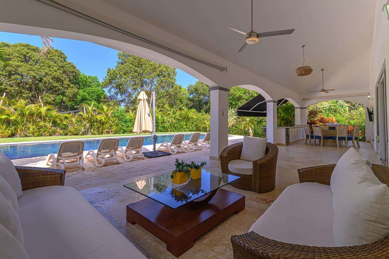 Villa for Sale in Sosúa | Gated Community | 4 Bed, 4.5 Bath, 965 m² Lot — Sosua, Dominican Republic