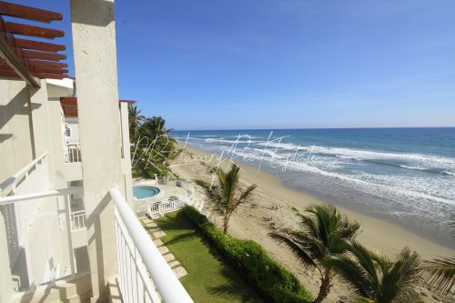 #0 Lovely two bedroom beachfront condo