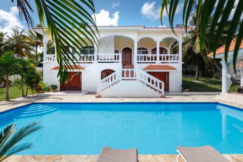 #15 Villa located in a gated community close to the beach