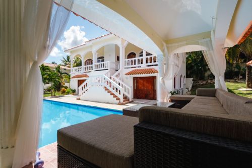 #2 Villa located in a gated community close to the beach